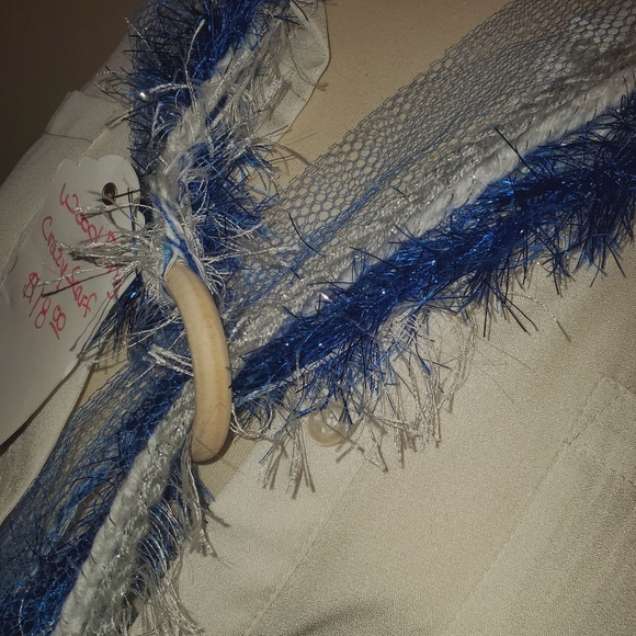 Blue & white CRAZY scarf with wooden ring - Picture 2 of 2